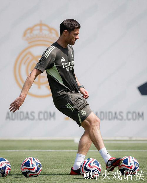 低调英雄助皇马逆转险胜:2-1击败阿拉维斯,阿隆索仍陷困境 低调英雄助皇马逆转险胜:2-1击败阿拉维斯,阿隆索仍陷困境