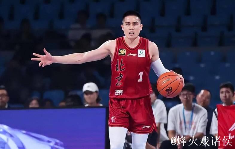 神仙操作!陈盈骏轰下29分8助攻,随手一扔神奇3+1 神仙操作!陈盈骏轰下29分8助攻,随手一扔神奇3+1